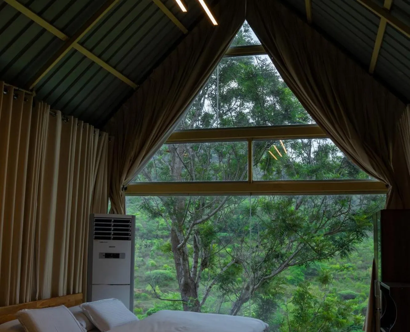 Yanai At Anai - Private Pool & Private Cook Villa Varagampadi 0*,  India