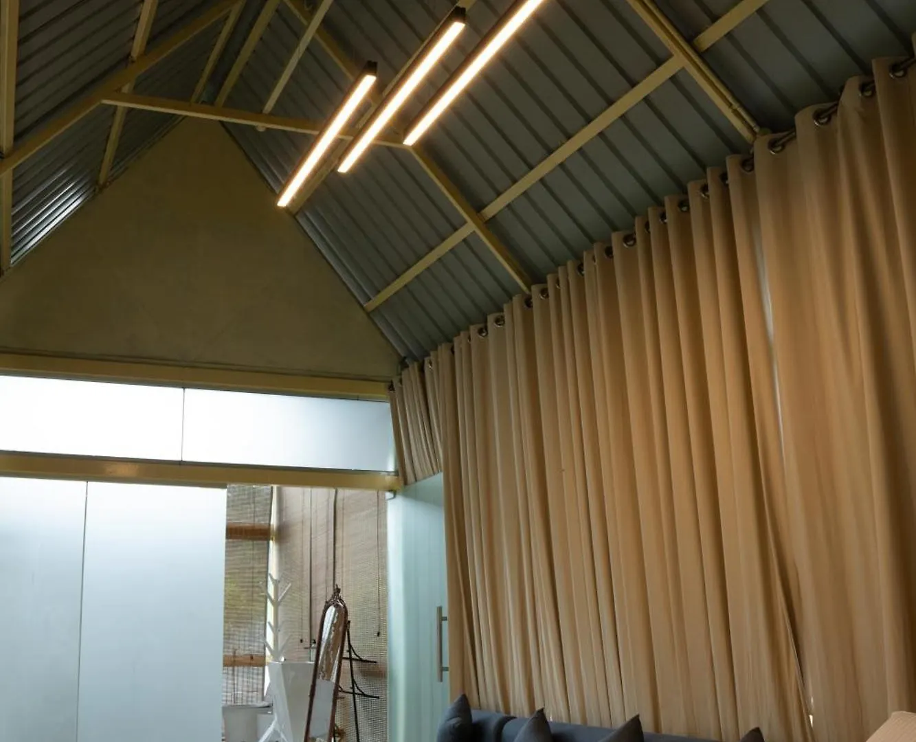 Yanai At Anai - Private Pool & Private Cook Villa Varagampadi 0*,